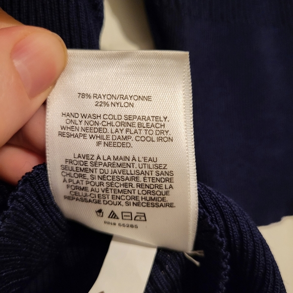 🎀 Express Deep V-neck Blouse - Picture 3 of 3